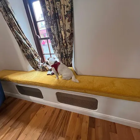 Alfies Little Townhouse * Carrickmacross