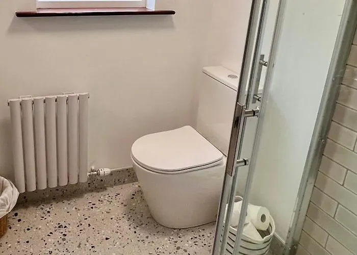 Alfies Little Townhouse * キャリックマクロス